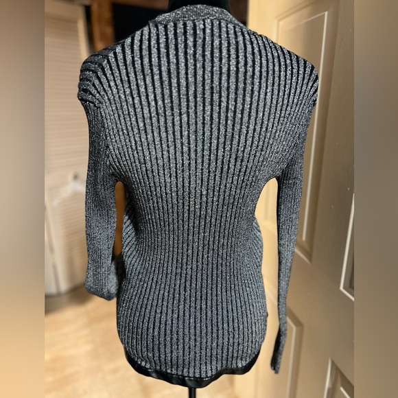 🖤🖤LIKE NEW-YAL NEW YORK BLACK & SILVER BUTTON UP SWEATER SZ L🖤🖤 - Picture 8 of 10
